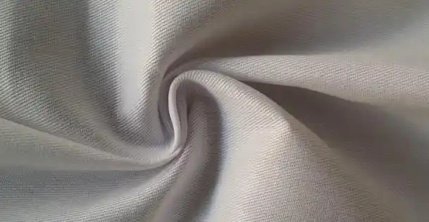 100涤纶就是指100%全涤纶面料,是合成纤维中工艺最简单的一种.