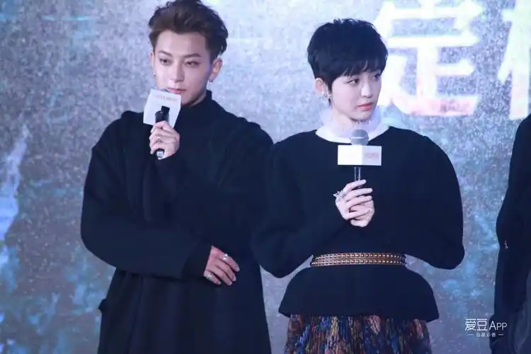 消息游戏规则杀进春节档黄子韬好身材遭何润东揩油