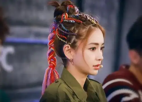 女人别总梳马尾辫,今年更流行"小脏辫",杨幂,宋茜早安排了!