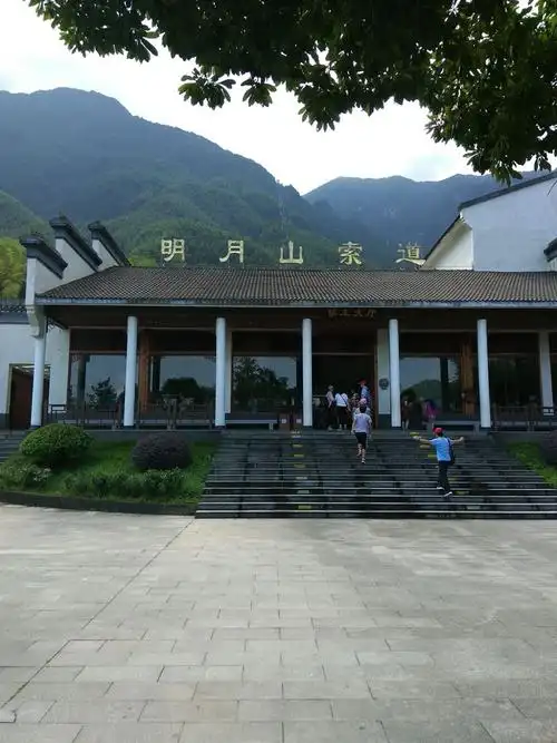 仙境明月山,壮美羊狮幕