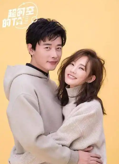 情侣装互动超甜,罗晋抱李一桐合影惹争议_黑色_唐嫣_不知道