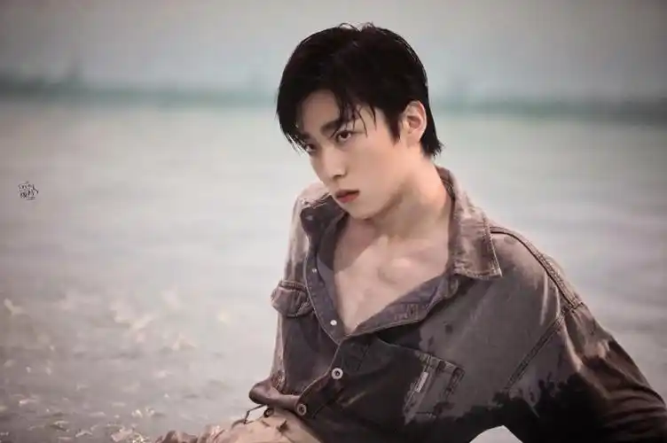 张嘉元鲨疯啦好帅啊