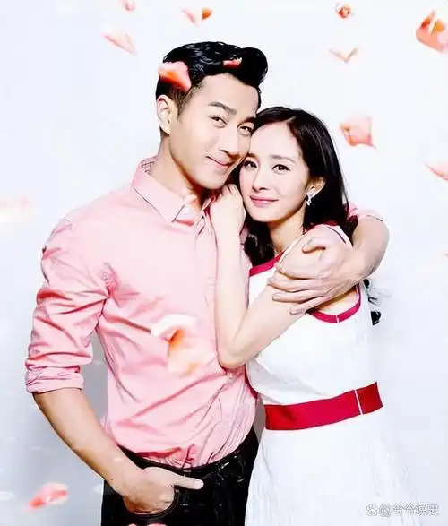 02刘恺威杨幂她感到非常快乐,因为有女儿与她同行.