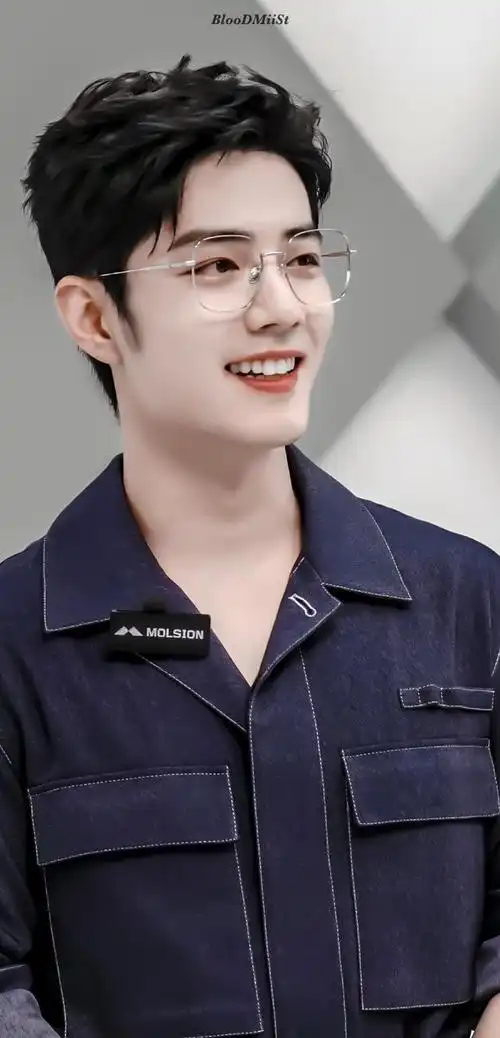 来感受一下直播镜头下的肖战的笑容壁纸小合集.