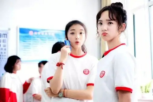 吕小雨扮演的后来还是跟真诚相待的苗妙妙成为了好闺蜜妹妹为了想和