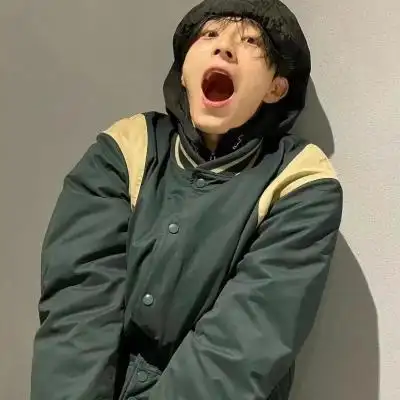 慵懒少年感阳光男神男生头像 学院运动风日常生活男生微信头像_男生