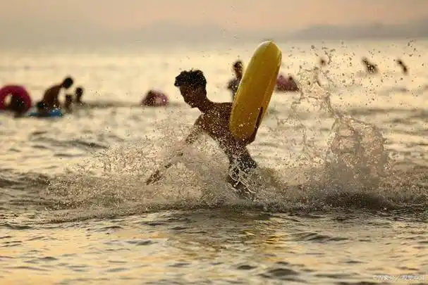 贵州一6岁男童感染食脑虫,曾到海边游泳,全球仅200例致死率98%