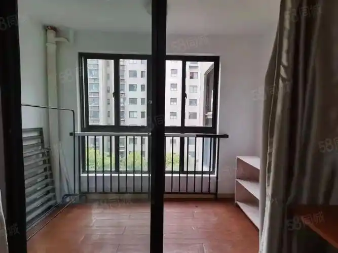 泗泾新苑东区1室1厅1卫南北通透配套齐全电梯房