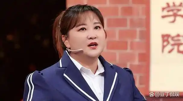 贾玲近照曝光!消失一年,暴瘦100斤,颜值惊艳