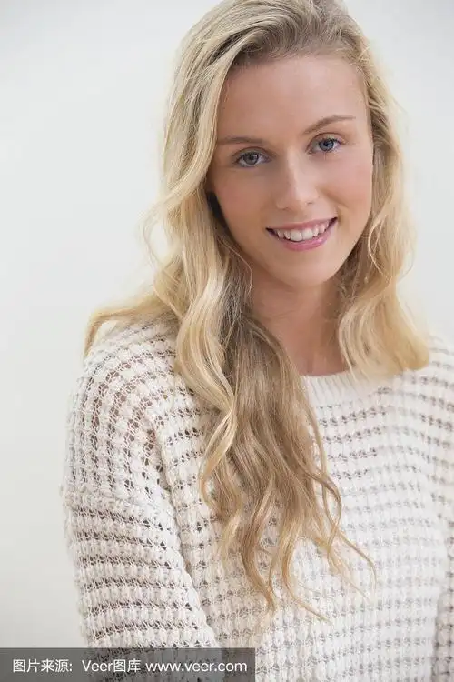 美丽年轻女孩的大头照