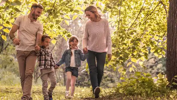 你认为最幸福的家庭组合是两个女儿的家庭还是儿女双全的家庭呢?