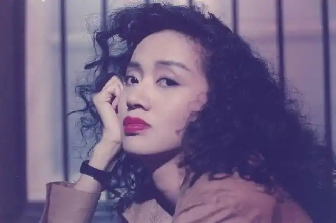 梅艳芳1989年电影《英雄本色3》中角色周英杰的造型