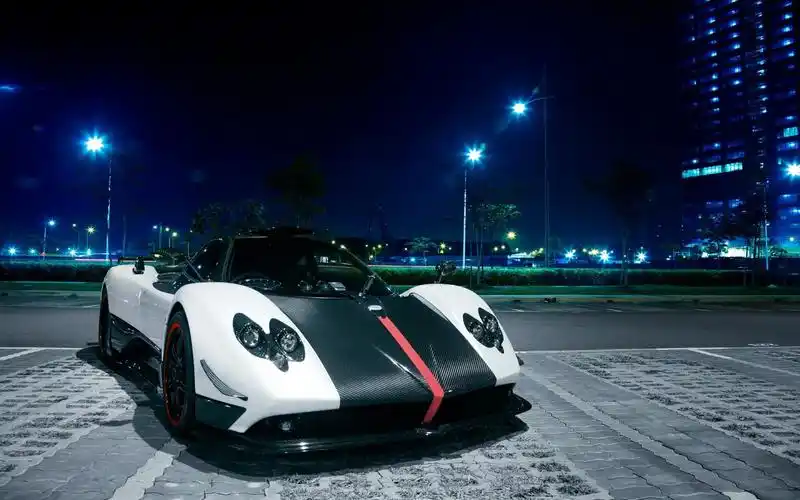 桌面壁纸 汽车壁纸 > 正文  本文 霸气跑车意境壁纸_超赞霸气跑车由