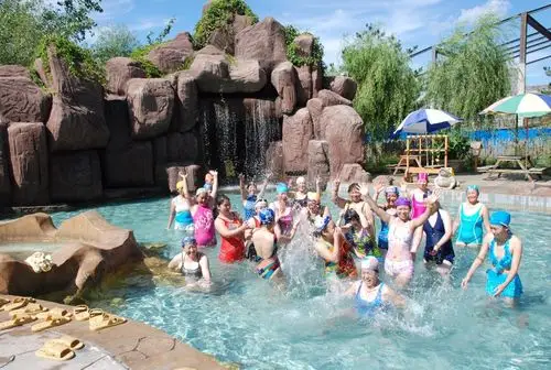 ▼圣德泉亲水度假庄园电话:0432-66666666地址:吉林市丰满区丰满镇