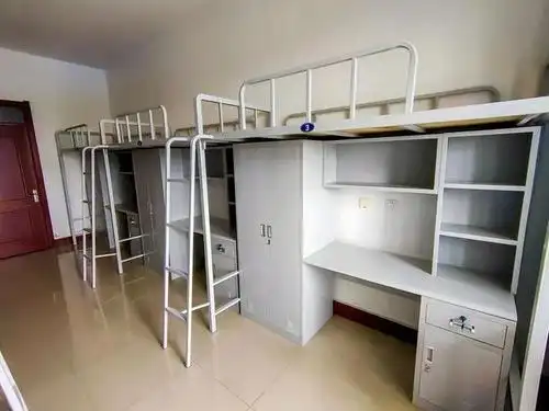 告诉萌新,在东师人文是不可能寝食不安的,这四年都不可能的