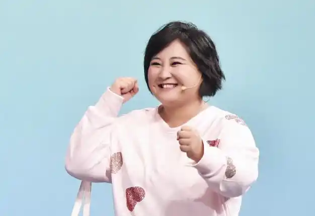 贾玲发文成功减肥100斤医生提醒