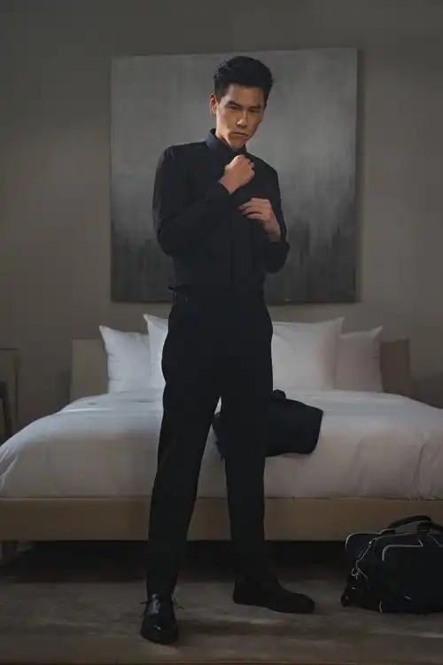 彭于晏时尚大片曝光 优雅诠释绅士风格