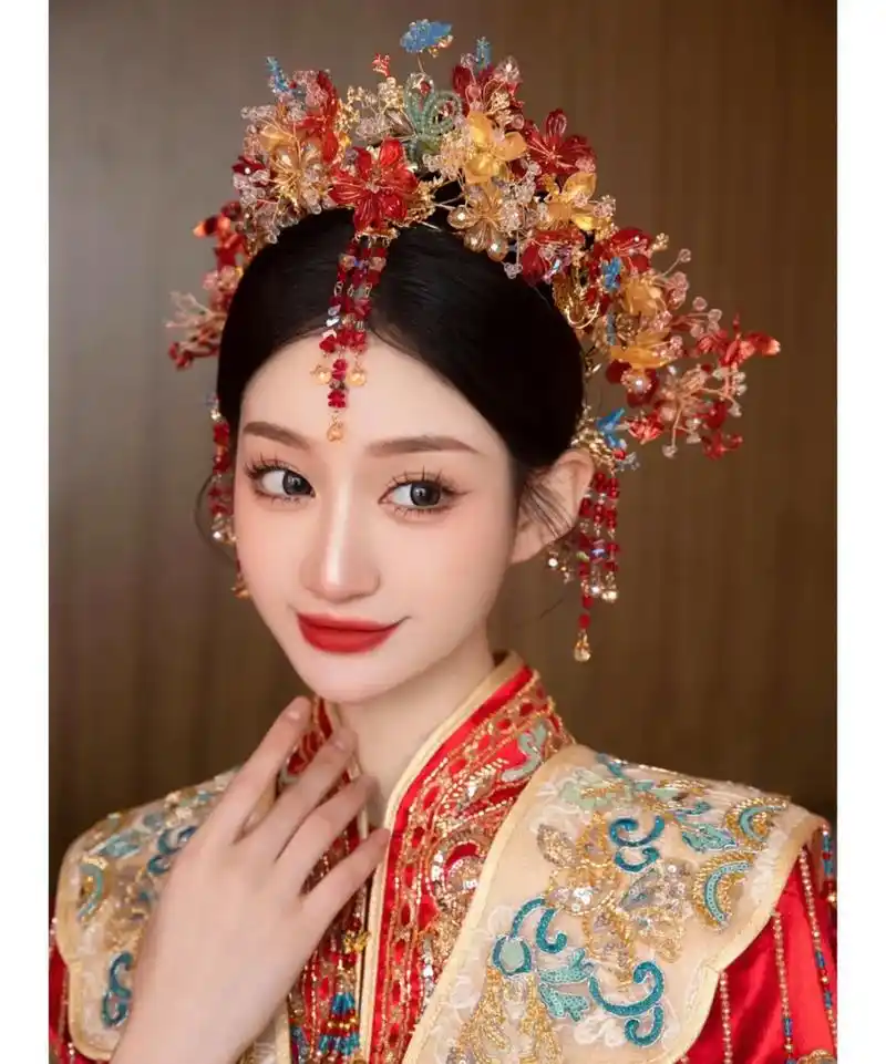 4款不同风格秀禾妆造.减龄干净的妆面,温婉大气 造型也是简单 - 抖音