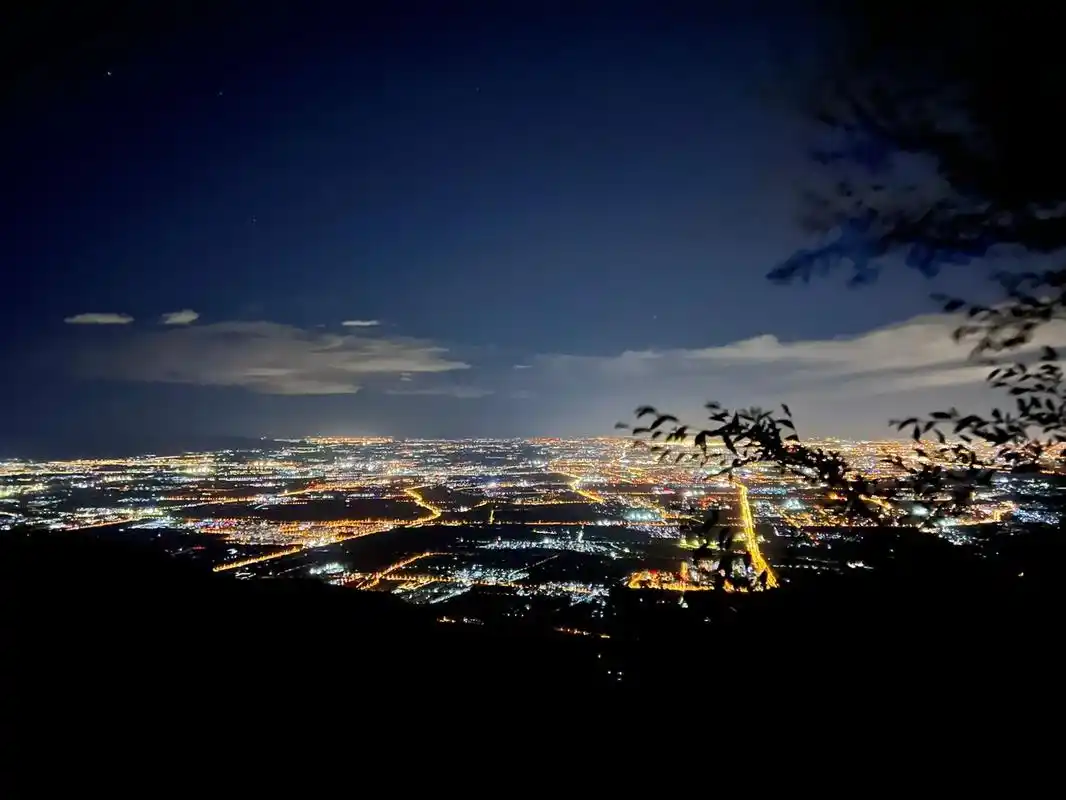 妙峰山夜景～满天星 端午假最后一天加居家办公,傍晚决定去山上看夜景