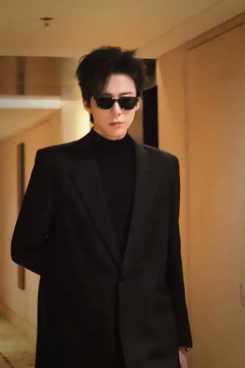 刘宇宁帅的我人没了__财经头条