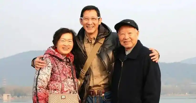 王劲松:演太监一炮而红,出道三十多年无绯闻,55岁婚姻成谜