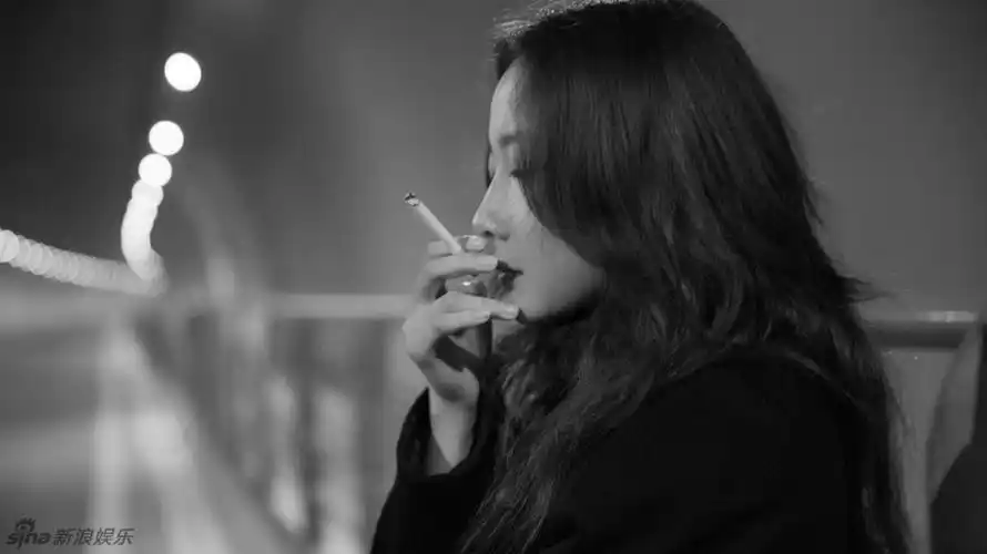 组图:再不看可能就没了!华语片中的经典吸烟戏_高清图集_新浪网