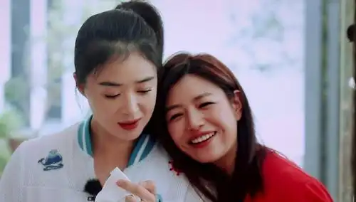 我们来了210月20日看点海边烟火晚会女神团热泪互表白