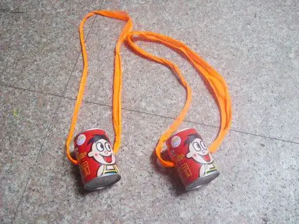 怎样用易拉罐做高跷图