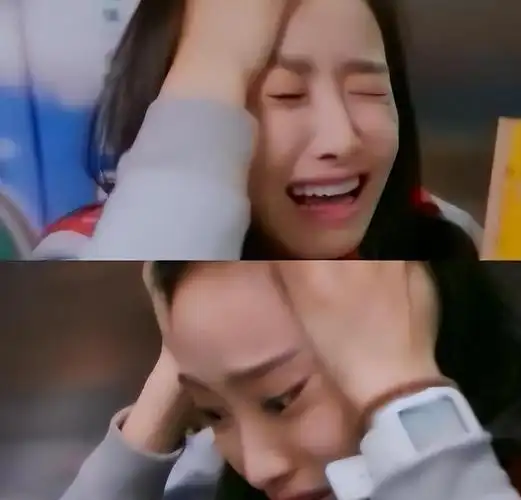 没想到2024刚开年37岁的宋茜就打出了一副王炸