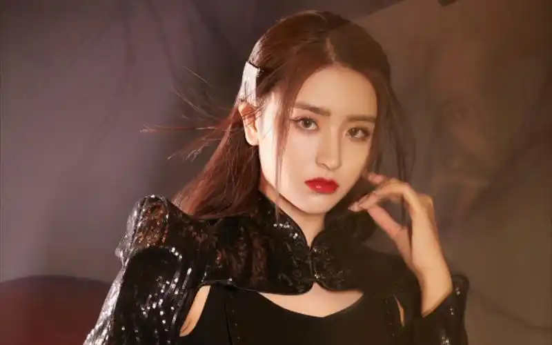 安又琪金子涵合作舞台《踏山河》也太帅太飒了叭!