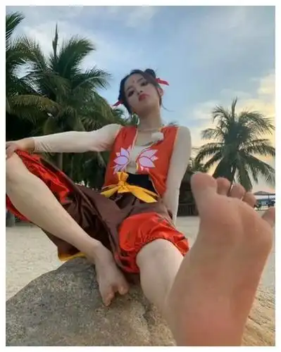 杨超越cos哪吒教粉丝茶艺拍照精髓看完发现就脑子学会了