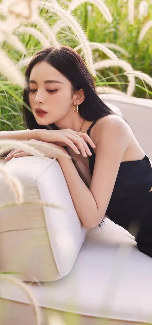 别致的七通过花瓣iphone客户端采集于2021-11-09 16:34:39古力娜扎