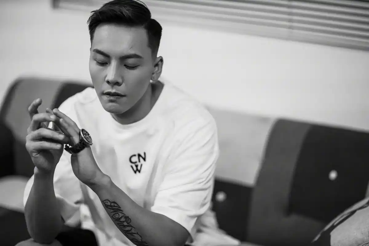 陈伟霆黑白写真,男性荷尔蒙爆棚,也太帅了吧