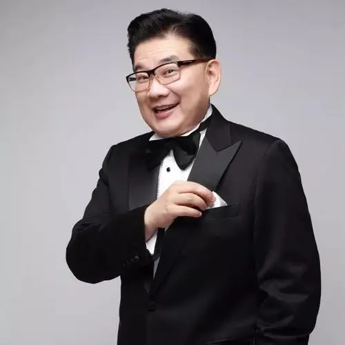 逃过东方卫视免职宴,"害"金星节目被叫停,曹可凡到底有何背景