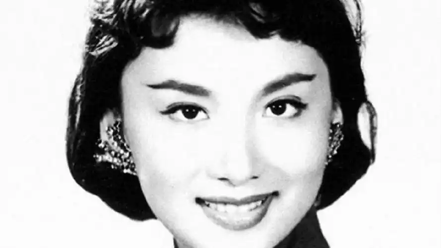 金庸撕掉离婚书试图挽留前妻