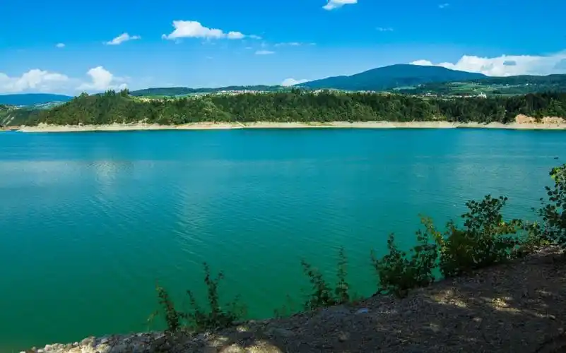 蓝天白云山河湖泊