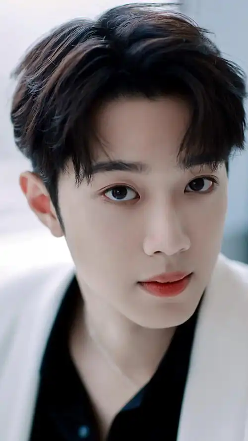 赖冠霖真的好帅