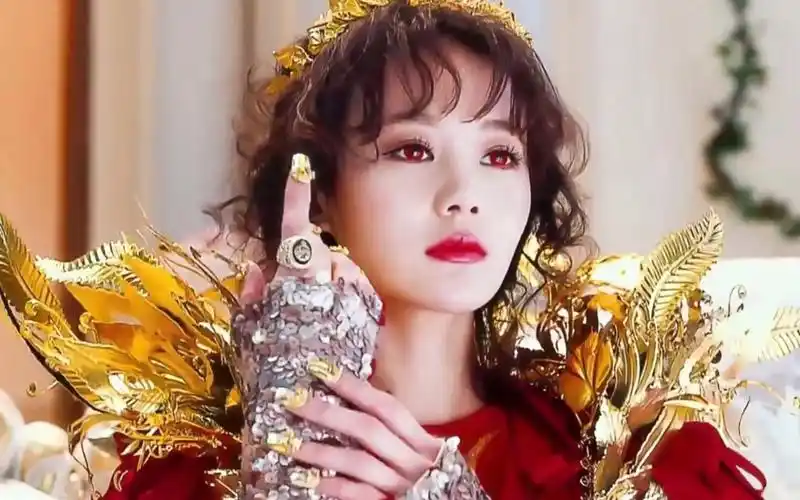 有谁当初是因为女主的妆造点进来的这部剧.[李一桐][半妖倾城]