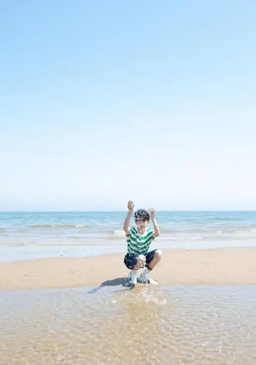 自由无畏期待王源全新ep肆百击@tfboys-王源#爱豆让人心动的夏日海边