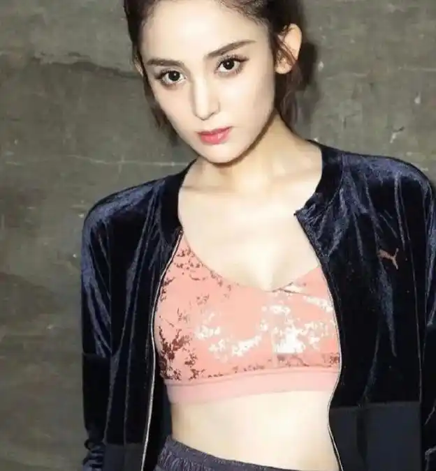 古力娜扎# 运动风美少女,元气满满哦!  - 抖音