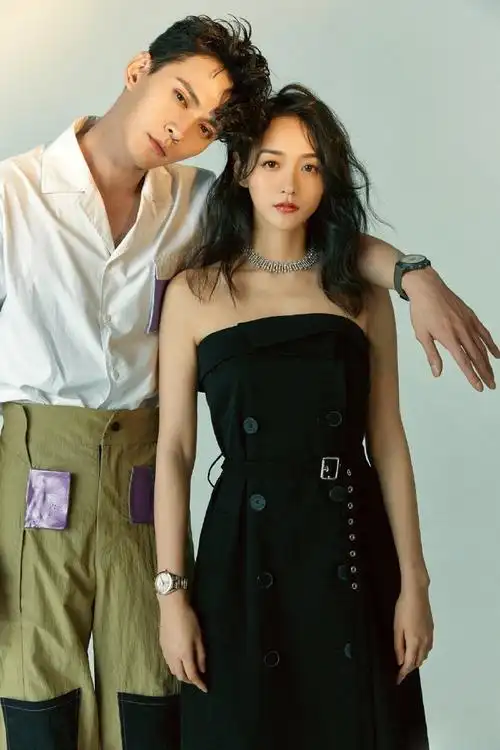 徐正溪何泓姗双人大片写真图片