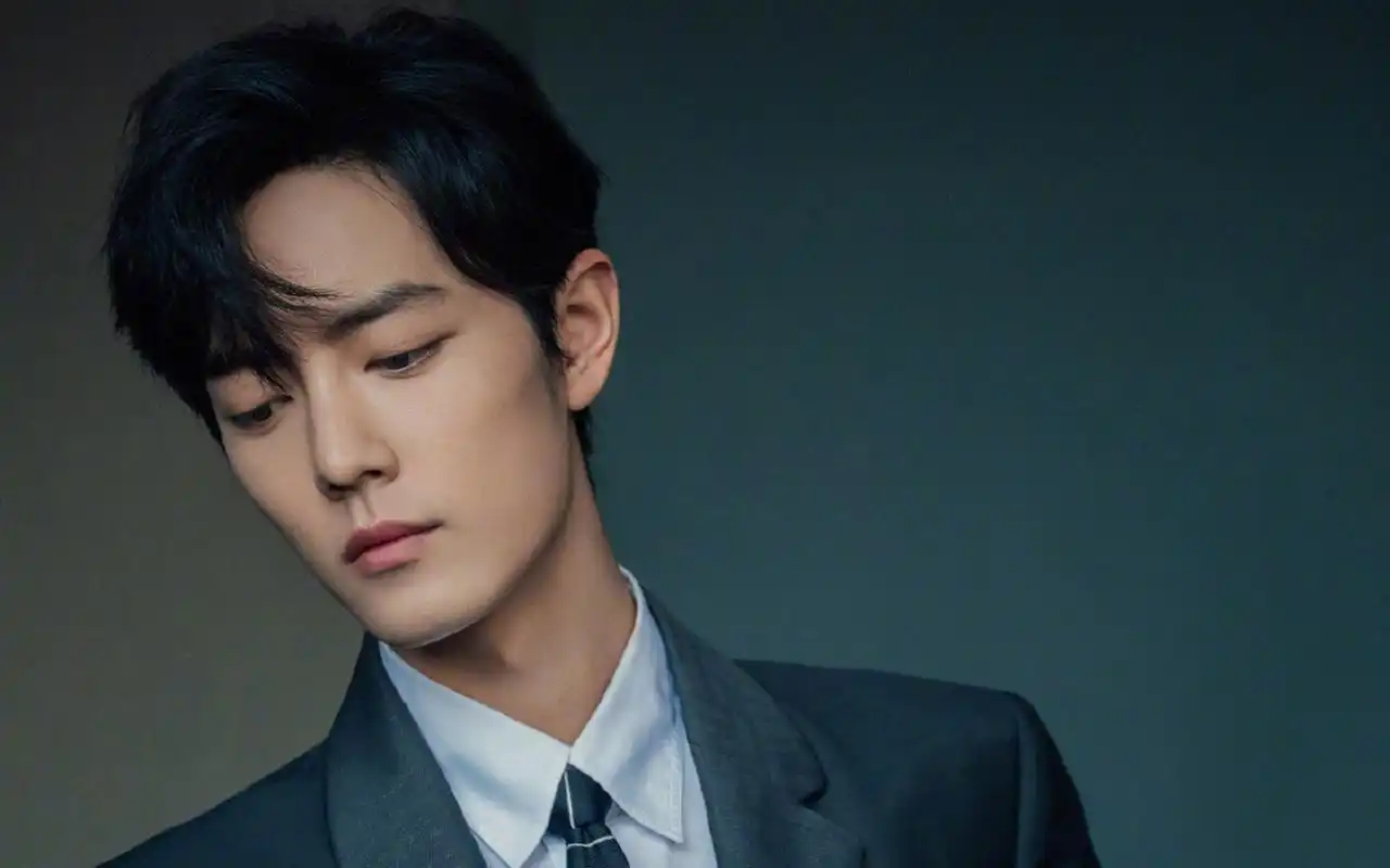 肖战帅气有型写真桌面壁纸