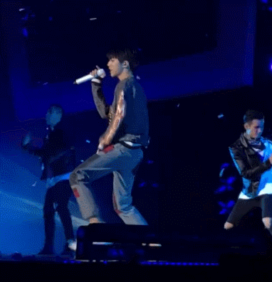 王俊凯giftfboysgif帅哥gif阳光男孩gif唱歌gif