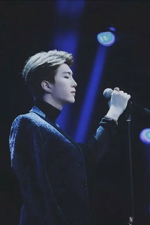 说到范丞丞的侧脸增图