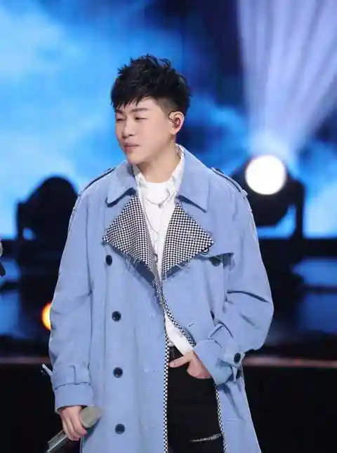 讨论胡彦斌经纪人经纪人是谁13801680028