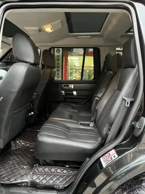 霸气十足路虎发现4复古风内饰