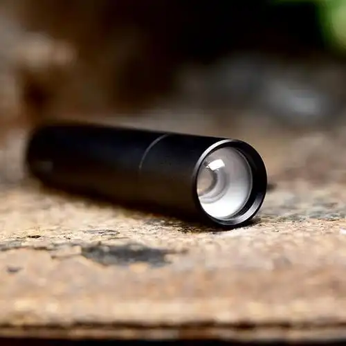 极蜂beebestfz101小米生态链出品户外强光变焦手电筒