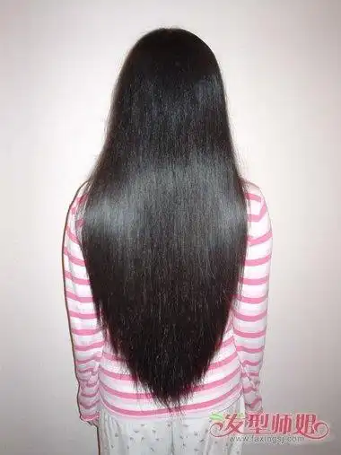 发型设计 >> v字头头发剪什么好看 女长发剪v字型 女生 长头发v字型