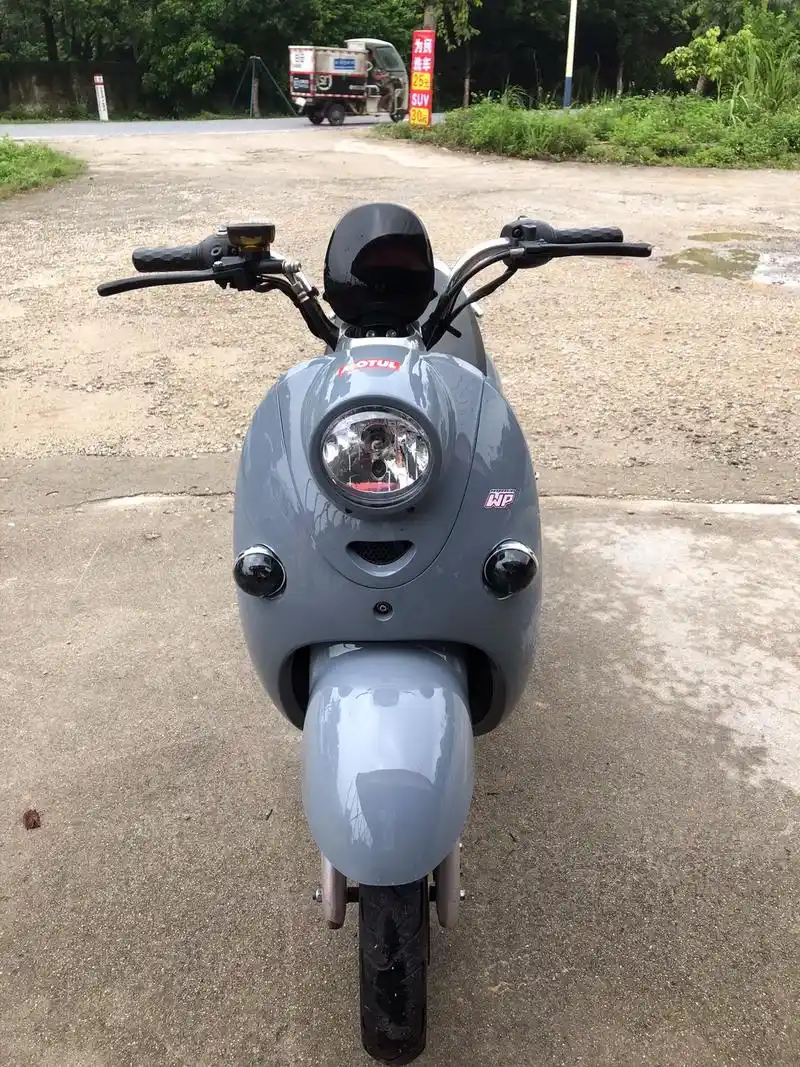 9成新小龟王电动车.带60伏20安超威电池.液晶仪 - 抖音