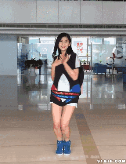 美女扭腰跺脚撒娇gif动图_动态图_表情包下载_soogif